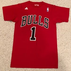 Chicago Bulls Derrick Rose number 1 t-shirt.  Size small.  Adidas.